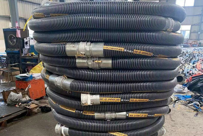 復(fù)合輸油管 Composite oil hose